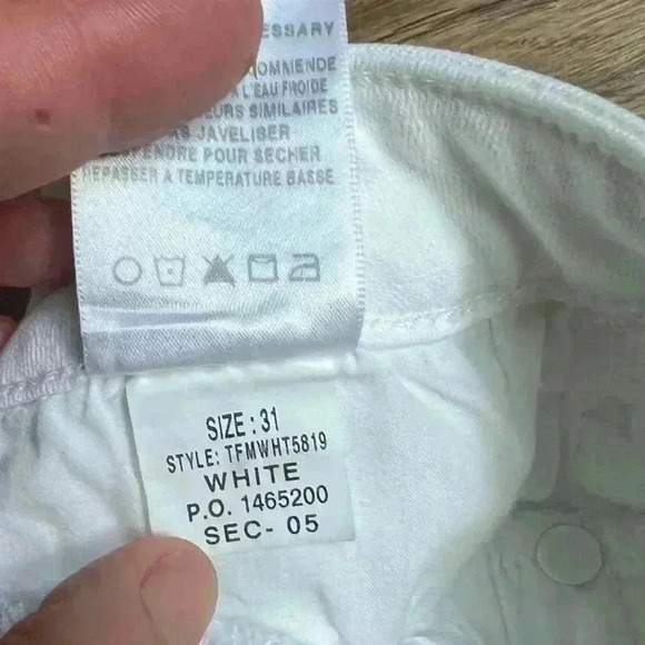 Joe’s Jean white 31 ladies excellent condition. Super stretch. Great for summer! - Picture 5 of 8